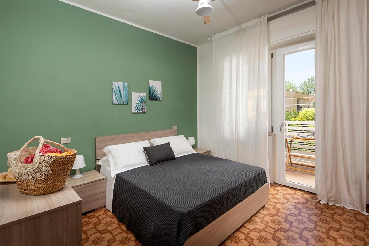 Appartamenti Villa Miramare Rimini Exteriör bild