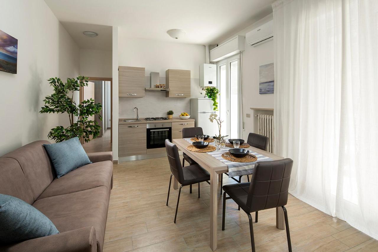 Appartamenti Villa Miramare Rimini Exteriör bild
