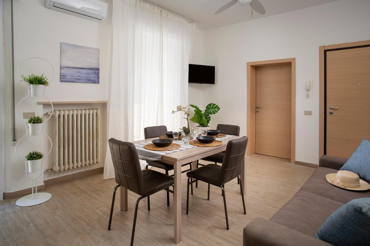 Appartamenti Villa Miramare Rimini Exteriör bild