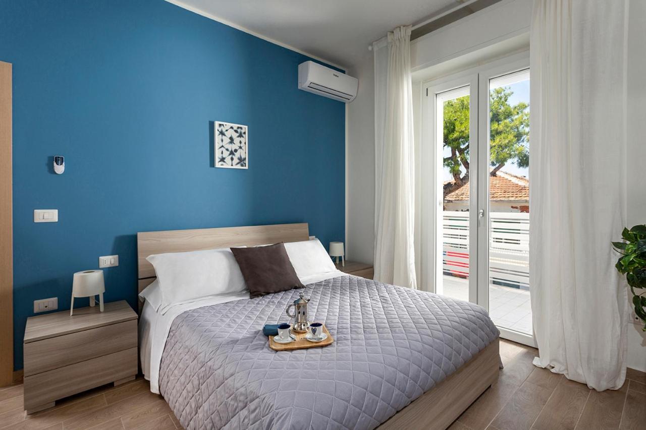 Appartamenti Villa Miramare Rimini Exteriör bild