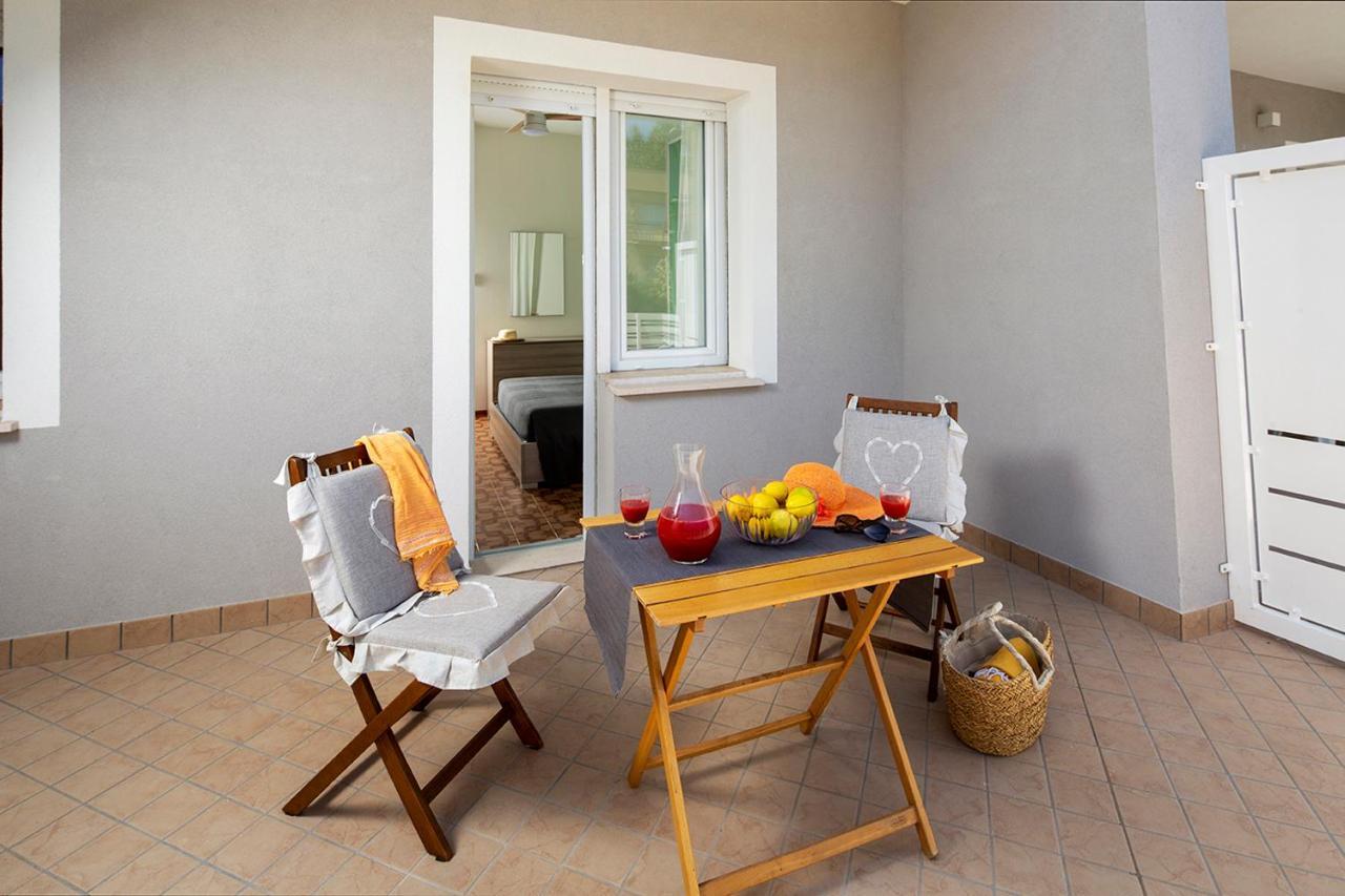 Appartamenti Villa Miramare Rimini Exteriör bild