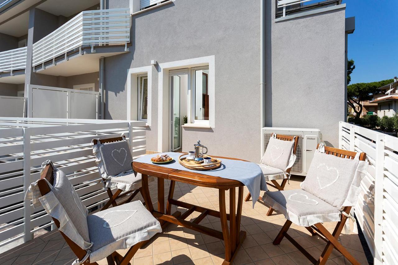 Appartamenti Villa Miramare Rimini Exteriör bild
