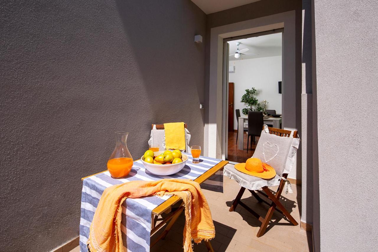 Appartamenti Villa Miramare Rimini Exteriör bild