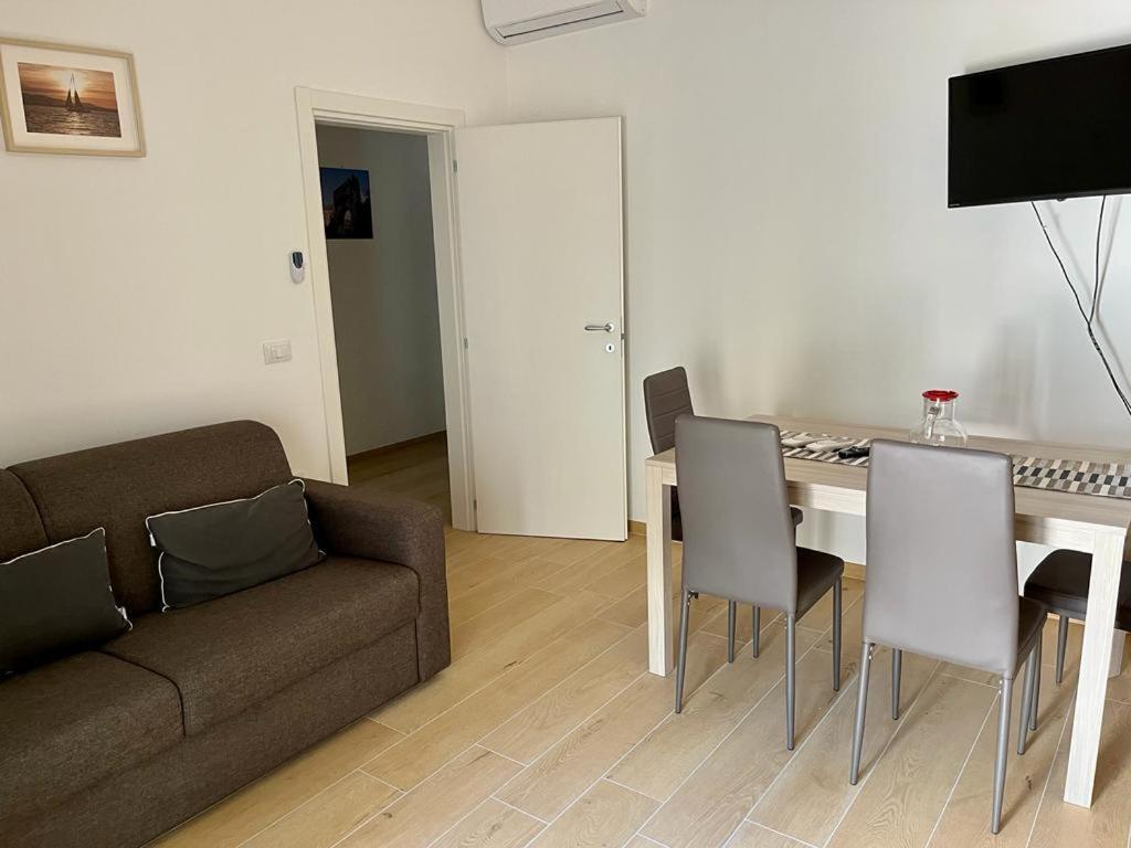 Appartamenti Villa Miramare Rimini Exteriör bild